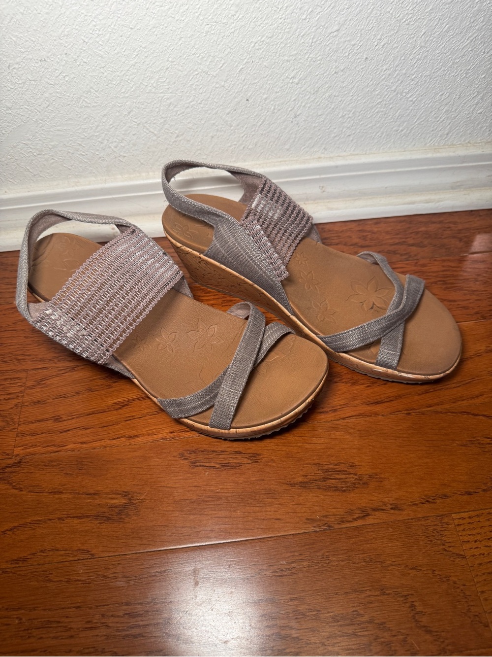 Skechers Women’s Beverlee High Tea Mauve Wedge Sandals Size 10